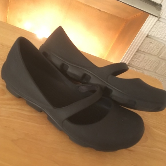 CROCS Shoes - Crocs Mary Janes Flats Slip Ons Women’s Size 8